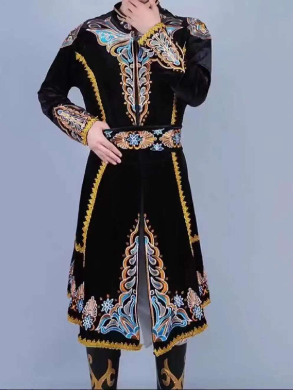 새로운 신장 댄스 의류 우이족 남성 의류 잘 생긴 코트 - Ethnic Clothing & Online Fashion Store Khaadi Us 리뷰 및 가격